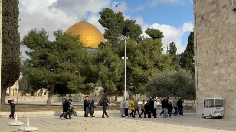 مستوطنون يقتحمون الأقصى رابع أيام "عيد الأنوار"